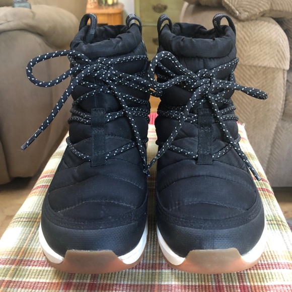The North Face Thermoball Lace Up Waterproof Boots - Picture 2 of 14